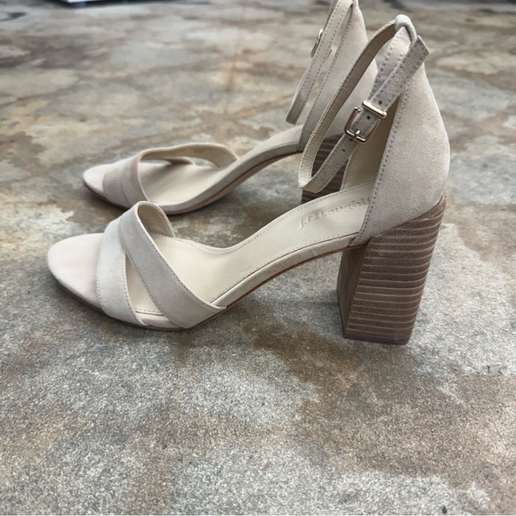 J. McLaughlin Size 9.5 Beige Block Heel Ankle-Strap Sandals - Picture 6 of 9